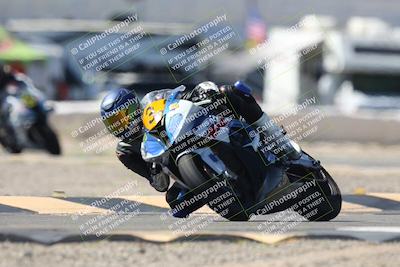 media/Oct-05-2025-CVMA (Sun) [[beeef4f201]]/Race 5-Amateur Supersport Open (Holeshot)/